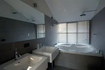 ホテル Townhouse 12 4*