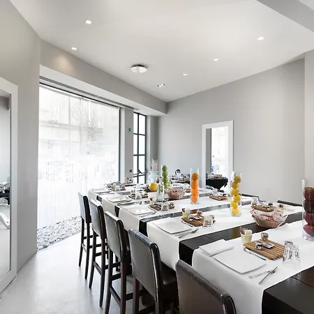 Townhouse 12 ホテル 4*