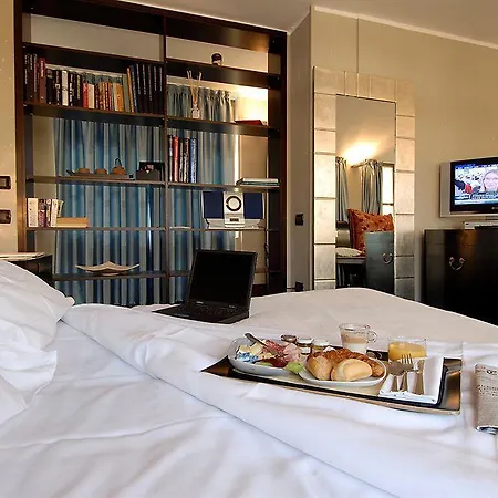 Townhouse 12 ホテル 4*